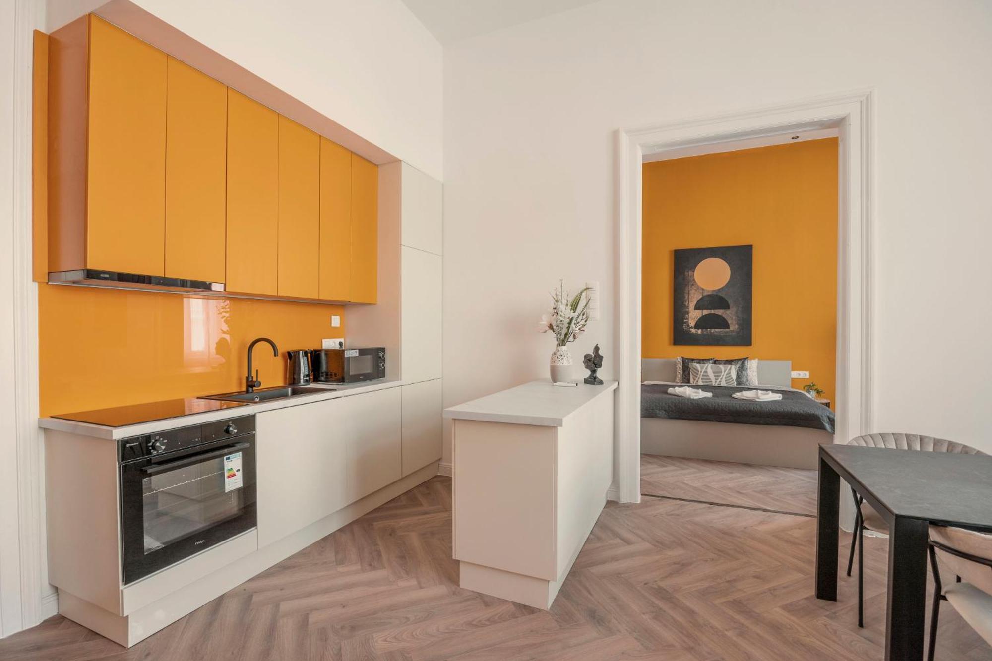 Exclusive Central 3Bedrm Stylish Residence By Prestige Homes Будапеща Екстериор снимка