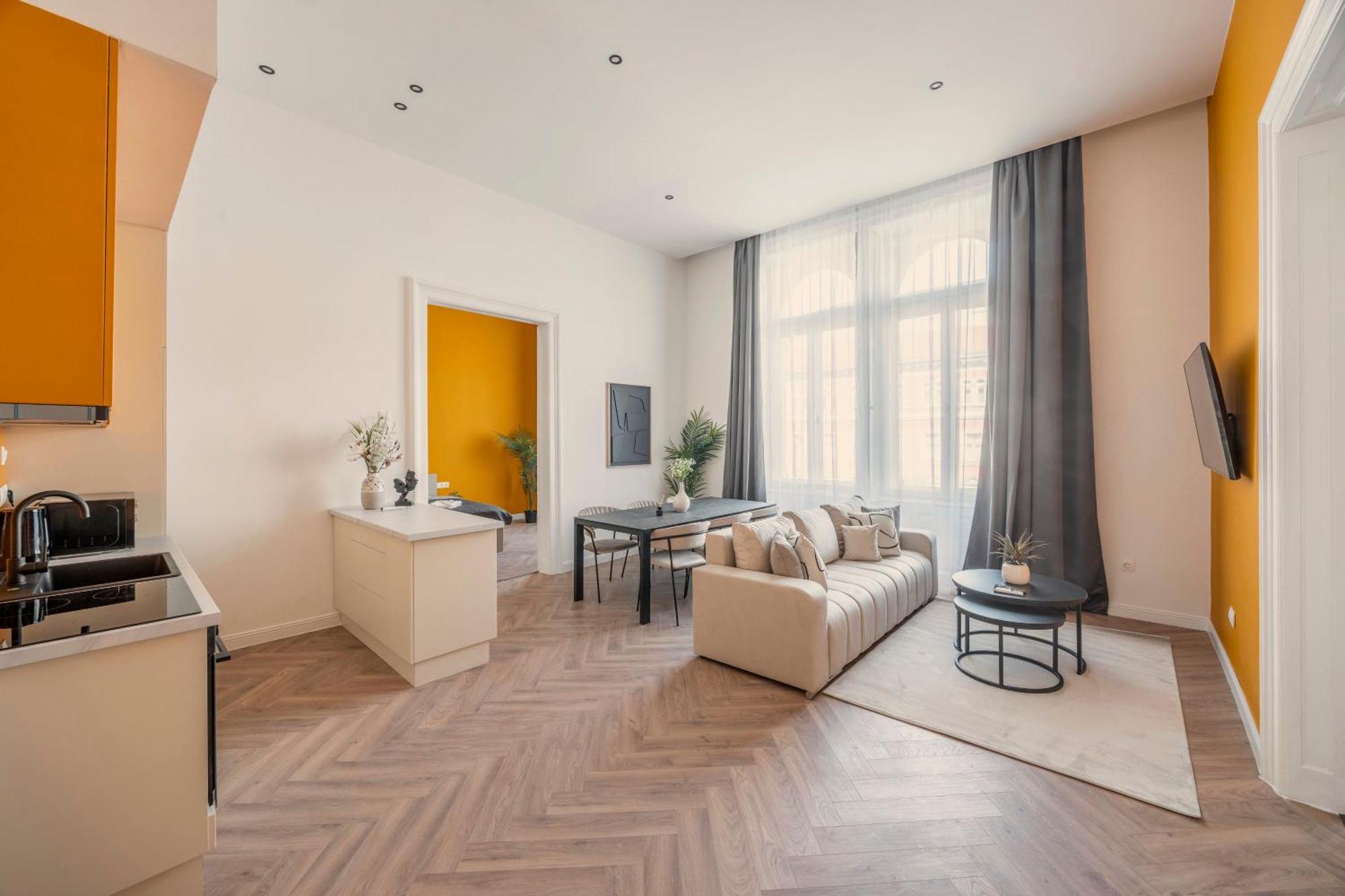 Exclusive Central 3Bedrm Stylish Residence By Prestige Homes Будапеща Екстериор снимка